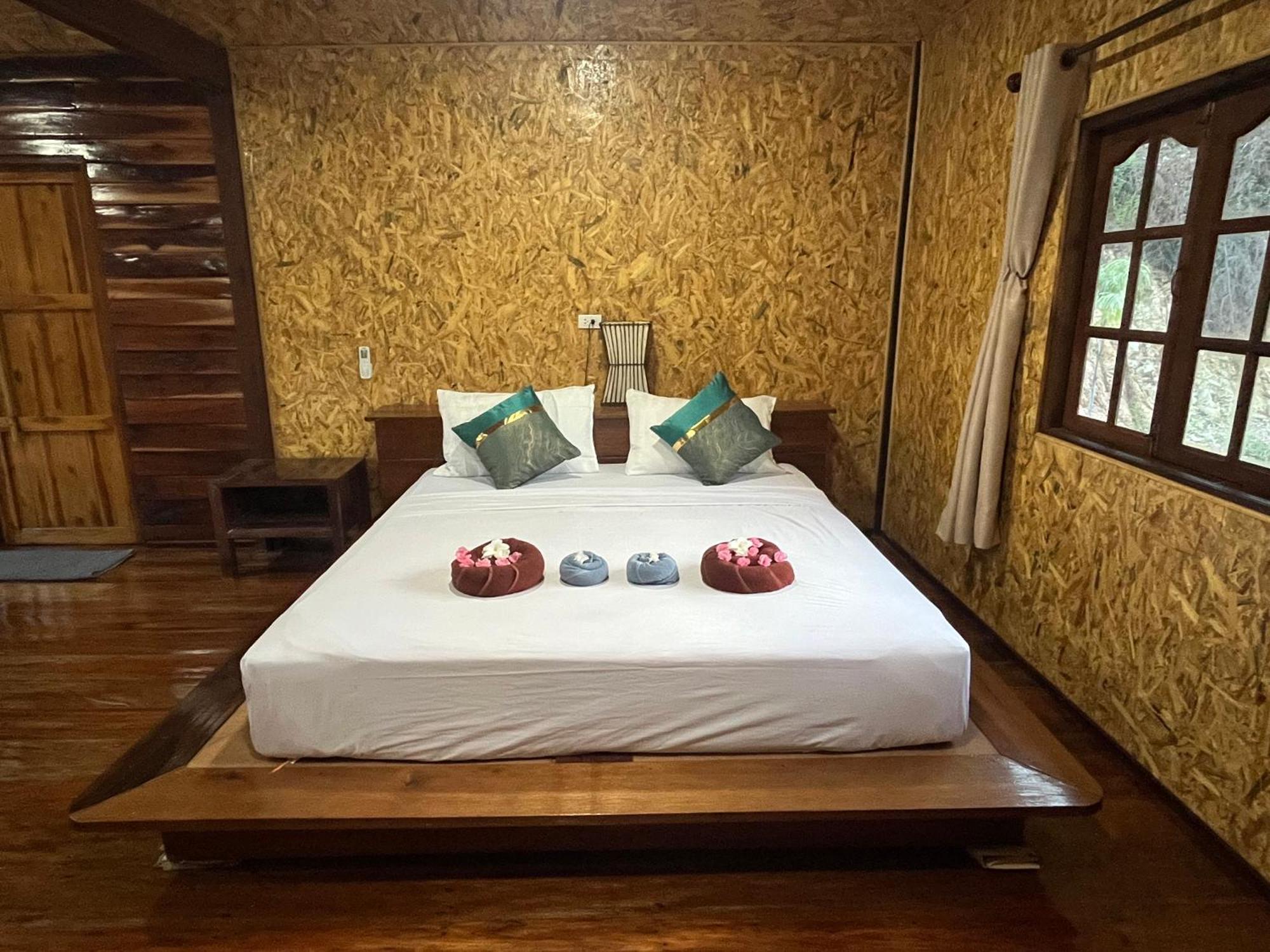 Koh Jum Home Stay Esterno foto