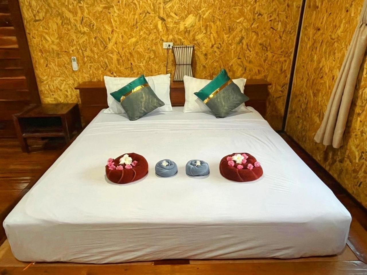 Koh Jum Home Stay Esterno foto